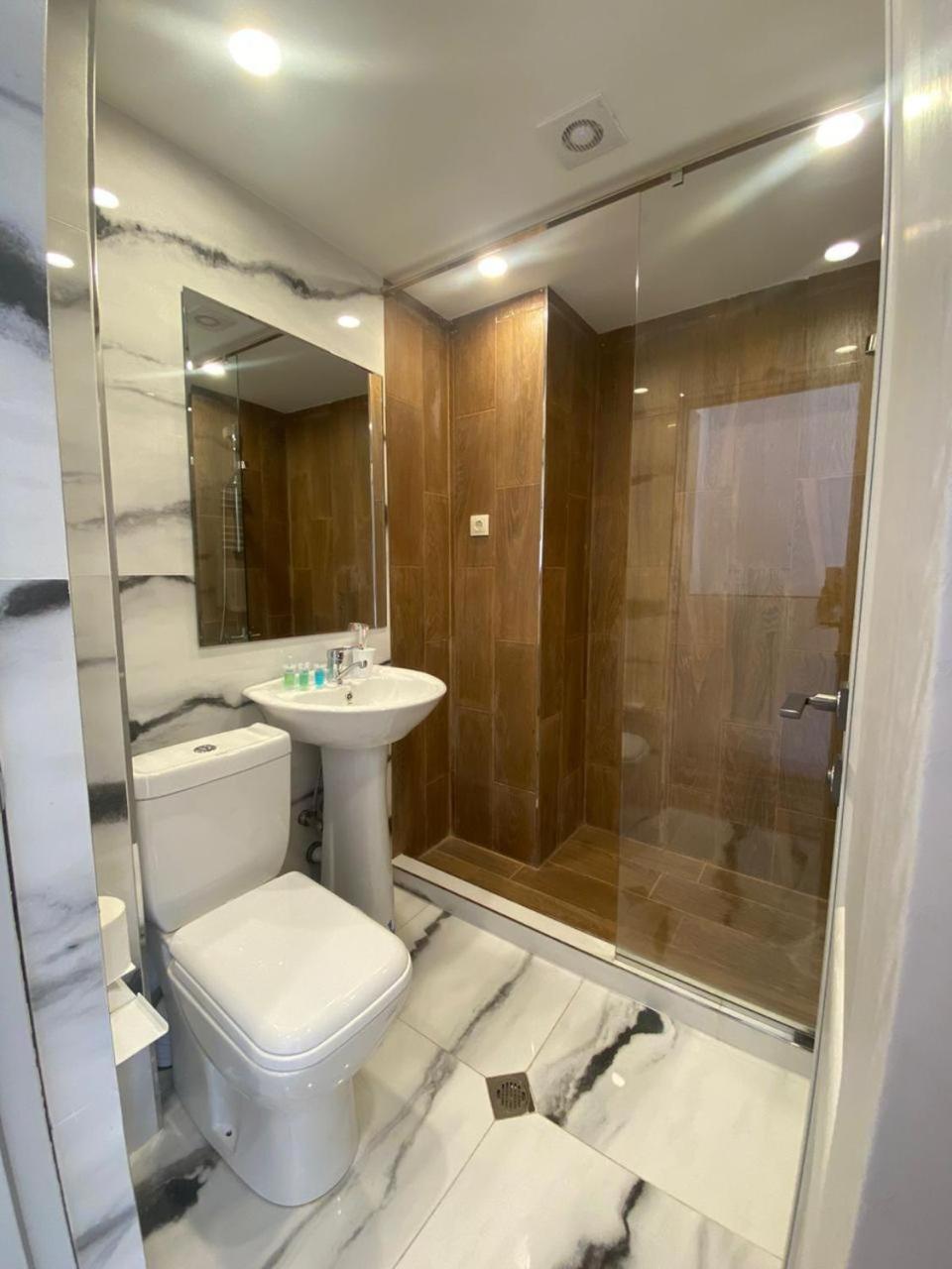 Taniqinn Dilijan Hotel Luaran gambar